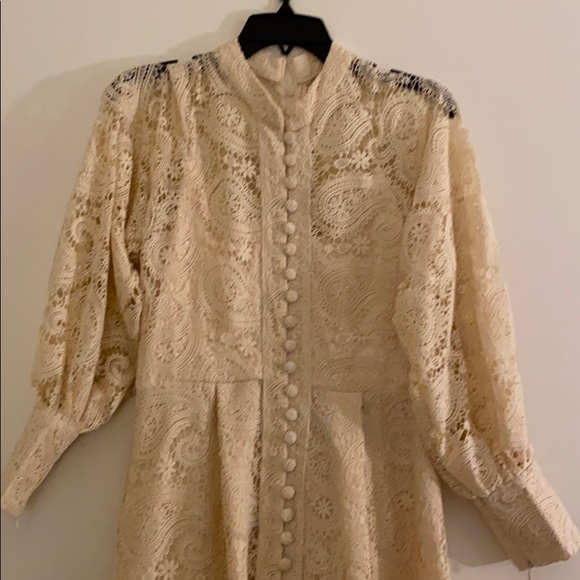 Dresse - Picture 2 of 5